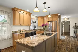 6531 Shadow Ridge Rd, Rockford, IL 61107 - Photo 8