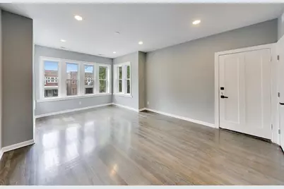 1051 N Massasoit Avenue, Chicago, IL 60651 - Photo 2