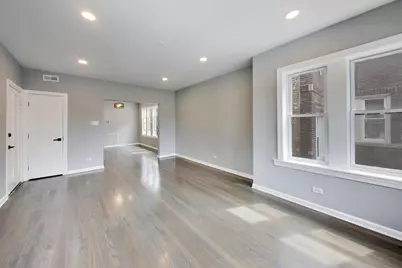 1051 N Massasoit Avenue, Chicago, IL 60651 - Photo 4