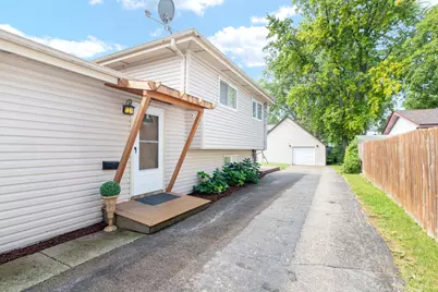 136 N May Street, Addison, IL 60101 - Photo 2