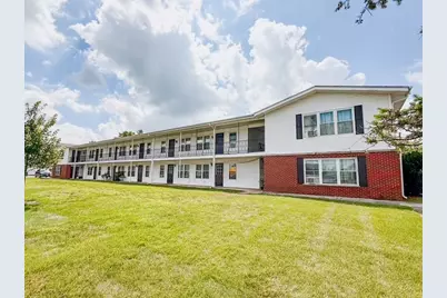 575 Berry Avenue #2E, Grayslake, IL 60030 - Photo 1