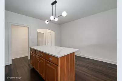 11334 S Saint Lawrence Avenue, Chicago, IL 60628 - Photo 8