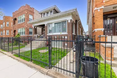 6733 S Campbell Avenue, Chicago, IL 60629 - Photo 2