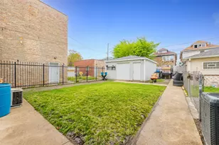 6733 S Campbell Ave, Chicago, IL 60629 - Photo 32