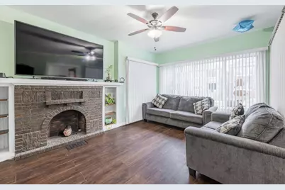 6733 S Campbell Avenue, Chicago, IL 60629 - Photo 4