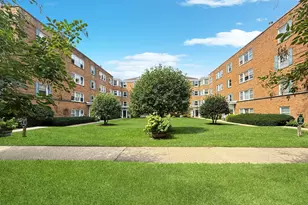 520 Michigan Ave, Evanston, IL 60202 - Photo 1