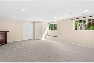 135 Tanglewood Drive, Glen Ellyn, IL 60137 - Photo 14