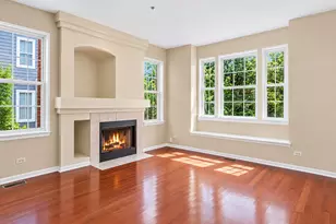 135 Tanglewood Dr, Glen Ellyn, IL 60137 - Photo 6