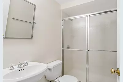135 Tanglewood Drive, Glen Ellyn, IL 60137 - Photo 16