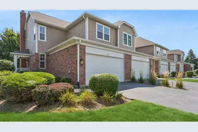 135 Tanglewood Drive, Glen Ellyn, IL 60137 - Photo 2