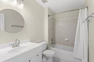 135 Tanglewood Dr, Glen Ellyn, IL 60137 - Photo 20