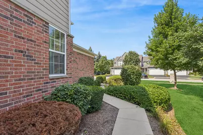 135 Tanglewood Drive, Glen Ellyn, IL 60137 - Photo 4