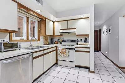 821 Oakton Street #104, Elk Grove Village, IL 60007 - Photo 14