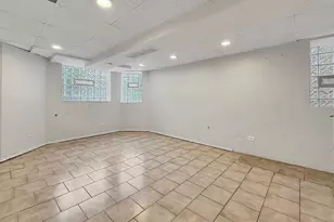 5051 W Berenice Ave, Chicago, IL 60641 - Photo 14
