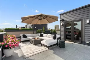 1346 W Walton St, Chicago, IL 60642 - Photo 32