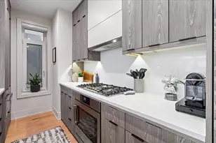 1346 W Walton St, Chicago, IL 60642 - Photo 16