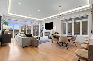 1346 W Walton St, Chicago, IL 60642 - Photo 2