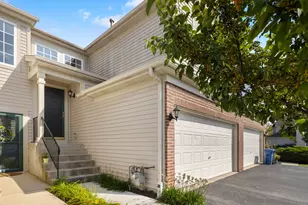 207 Nicole Dr, South Elgin, IL 60177 - Photo 2