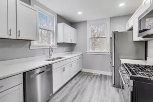 3 S Calumet Ave, Aurora, IL 60506 - Photo 4