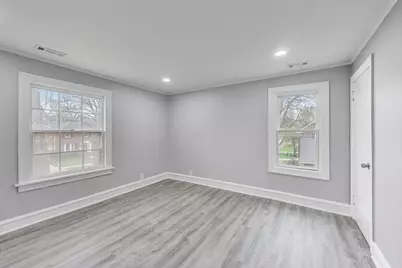 3 S Calumet Avenue, Aurora, IL 60506 - Photo 10