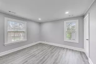 3 S Calumet Ave, Aurora, IL 60506 - Photo 10