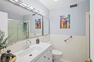 4250 N Marine Dr, Chicago, IL 60613 - Photo 12
