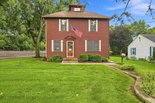 218 Laurel St, Batavia, IL 60510 - Photo 1