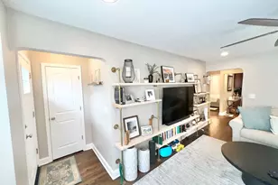 5536 N Major Ave, Chicago, IL 60630 - Photo 2