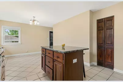 5705 W Maple Avenue, Berkeley, IL 60163 - Photo 8