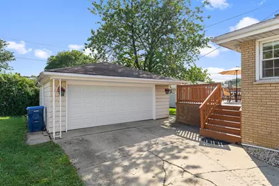 5705 W Maple Avenue, Berkeley, IL 60163 - Photo 20