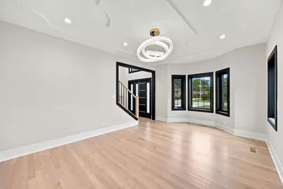 9235 Crescent Court, Oak Lawn, IL 60453 - Photo 8