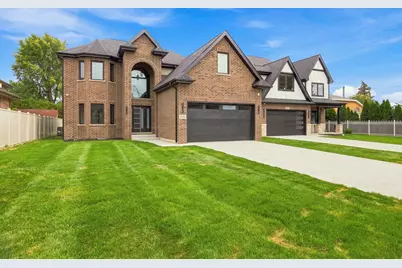 9235 Crescent Court, Oak Lawn, IL 60453 - Photo 2