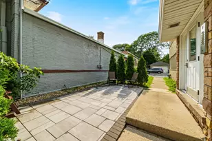 929 S Oak Park Ave, Oak Park, IL 60304 - Photo 2