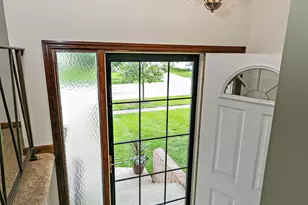 1804 Syracuse Ln, Schaumburg, IL 60193 - Photo 4