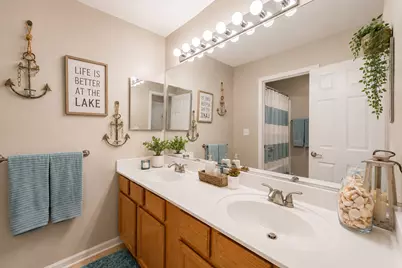 5450 Alexandria Drive, Lake in the Hills, IL 60156 - Photo 20