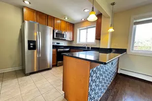4842 Conrad St, Skokie, IL 60077 - Photo 4