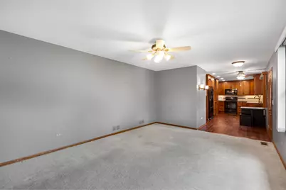 18207 W Big Oaks Road, Grayslake, IL 60030 - Photo 4
