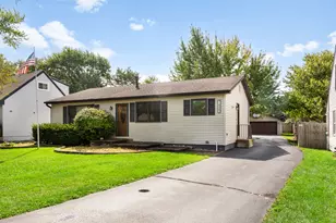 18207 W Big Oaks Rd, Grayslake, IL 60030 - Photo 2