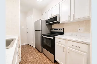 5920 N Kenmore Avenue #202, Chicago, IL 60660 - Photo 8