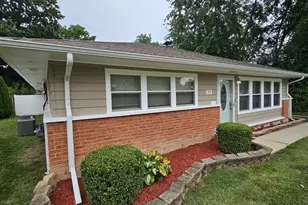 412 Suwanee St, Park Forest, IL 60466 - Photo 2