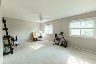 520 Highland Grove Dr, Buffalo Grove, IL 60089 - Photo 16