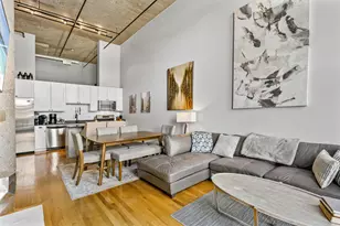 758 N Larrabee St, Chicago, IL 60654 - Photo 2