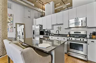 758 N Larrabee St, Chicago, IL 60654 - Photo 4