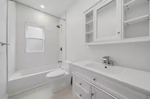 1109 N Kedvale Ave, Chicago, IL 60651 - Photo 10
