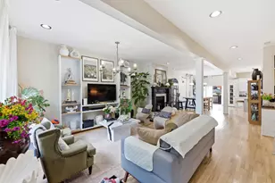 539 W 44th Pl, Chicago, IL 60609 - Photo 6