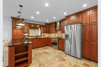 575 Gateshead Avenue N, Elk Grove Village, IL 60007 - Photo 10