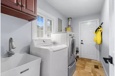 575 Gateshead Avenue N, Elk Grove Village, IL 60007 - Photo 24