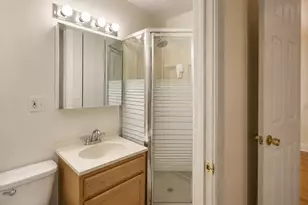 6452 N Bell Ave, Chicago, IL 60645 - Photo 4