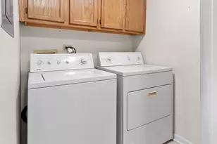18302 Robin Ln, Homewood, IL 60430 - Photo 10
