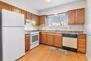 18302 Robin Ln, Homewood, IL 60430 - Photo 8